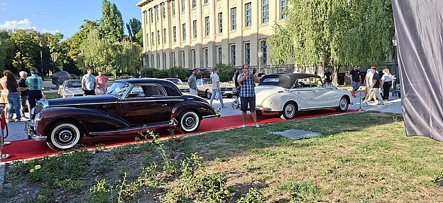 Zvijezde pod zvijezdama...izložba Mercedes Benz klasičnih automobila