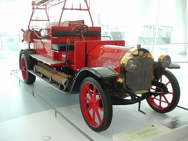 Posjeta Mercedes Benz muzeju, sajmu retroclassics u Stuttgartu i posjeta novom 