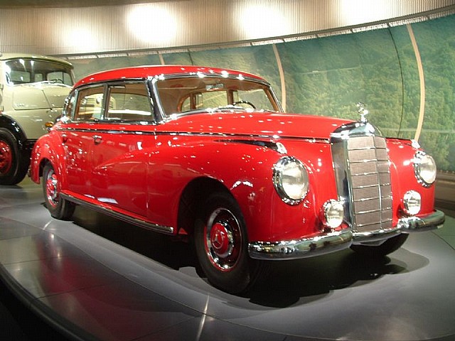 Posjeta Mercedes Benz muzeju, sajmu retroclassics u Stuttgartu i posjeta novom 