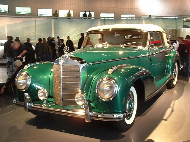 Posjeta Mercedes Benz muzeju, sajmu retroclassics u Stuttgartu i posjeta novom 
