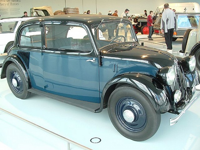 Posjeta Mercedes Benz muzeju, sajmu retroclassics u Stuttgartu i posjeta novom 