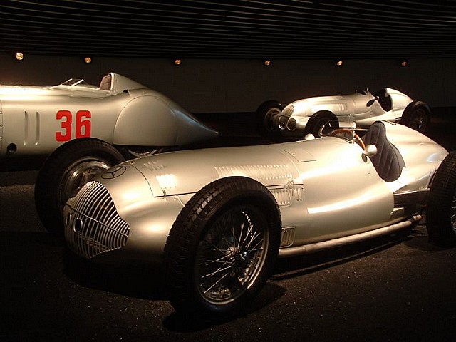 Posjeta Mercedes Benz muzeju, sajmu retroclassics u Stuttgartu i posjeta novom 